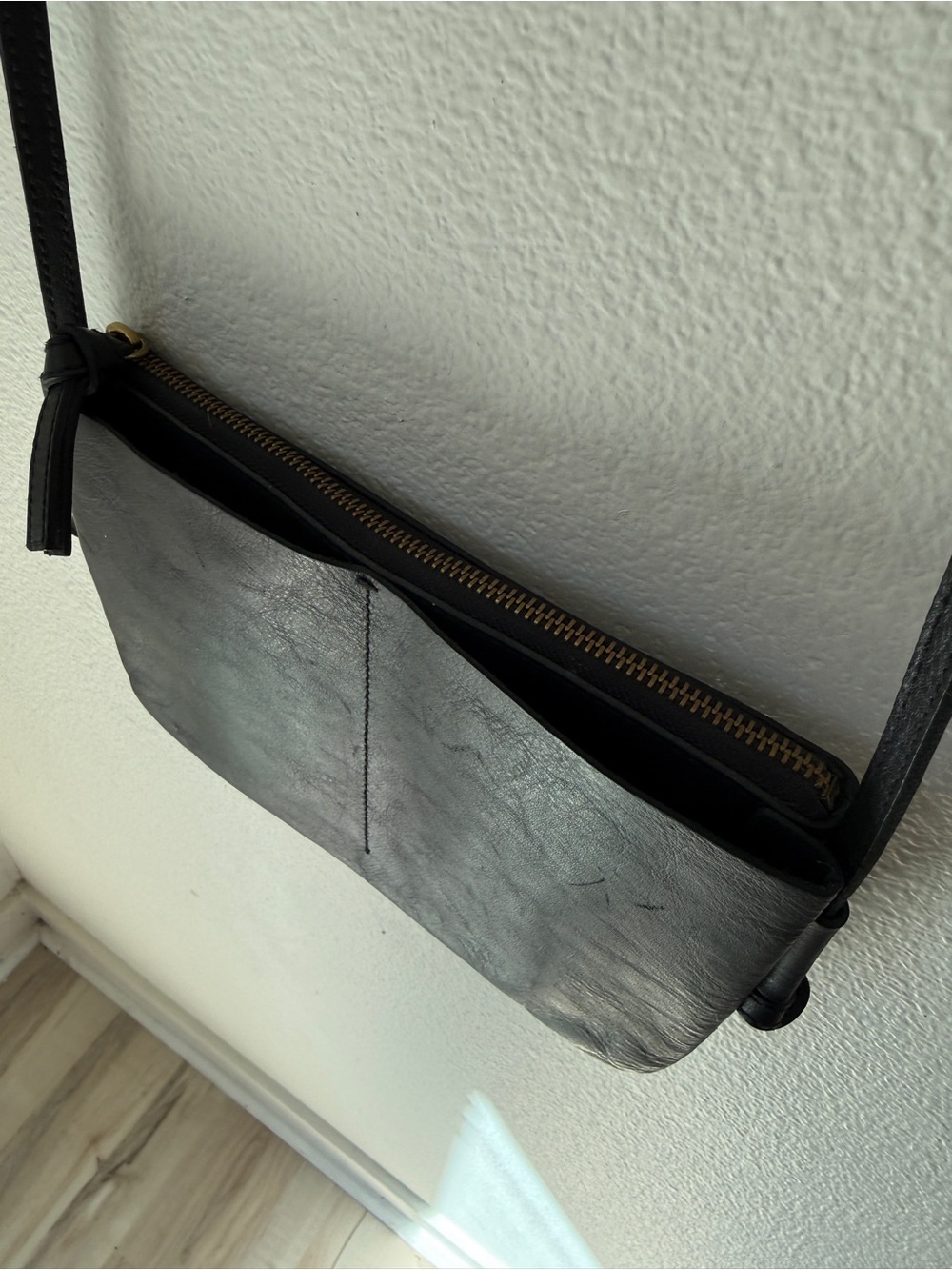 Madewell the Knotted Black Leather Crossbody Bag - EUC - Picture 4 of 9